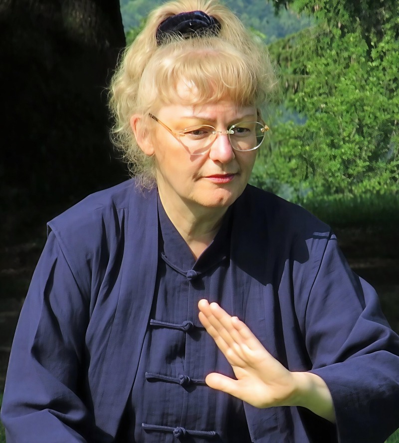 Maestra Alessandra Tassi Qigong Milano maestra alessandra tassi